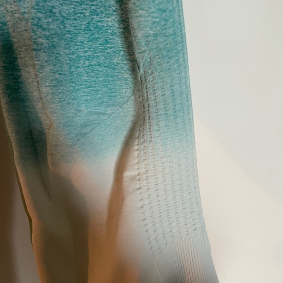 SOLD- GYMSHARK - ombré leggings - Picture 3 of 6